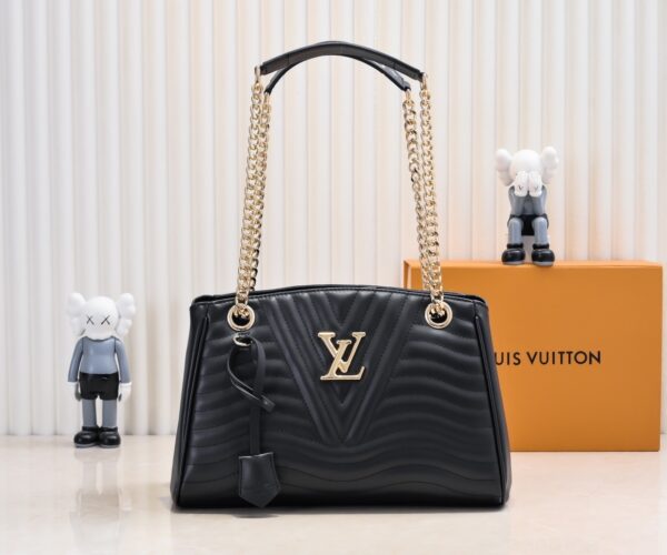 090e4667 LV embroidery hand bag