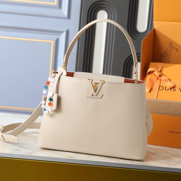 LV  Capucines Souple