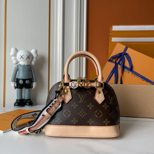 4edafa58 L*V Alma Mini