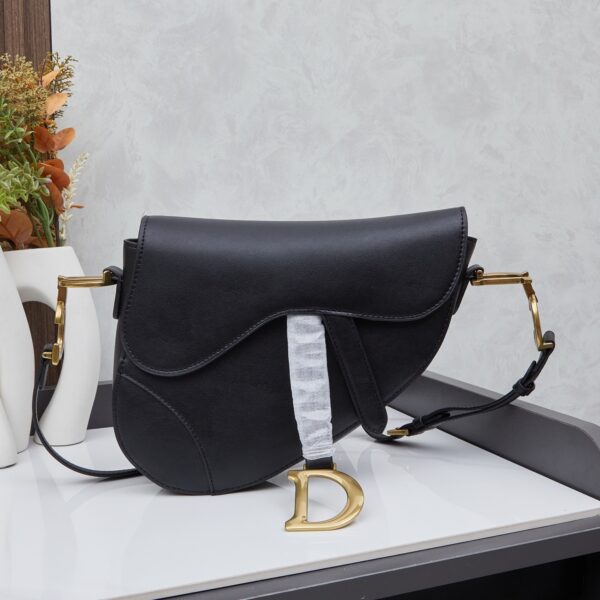 cf4c2de5 Dior Saddle bag